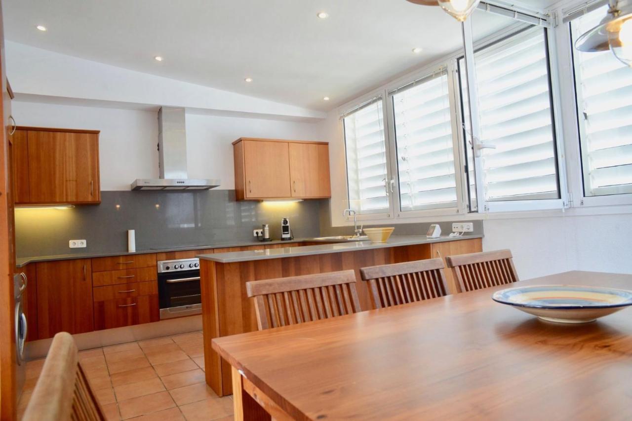 קדאקז Beachfront Duplex With Terrace And Sea Views - מראה חיצוני תמונה