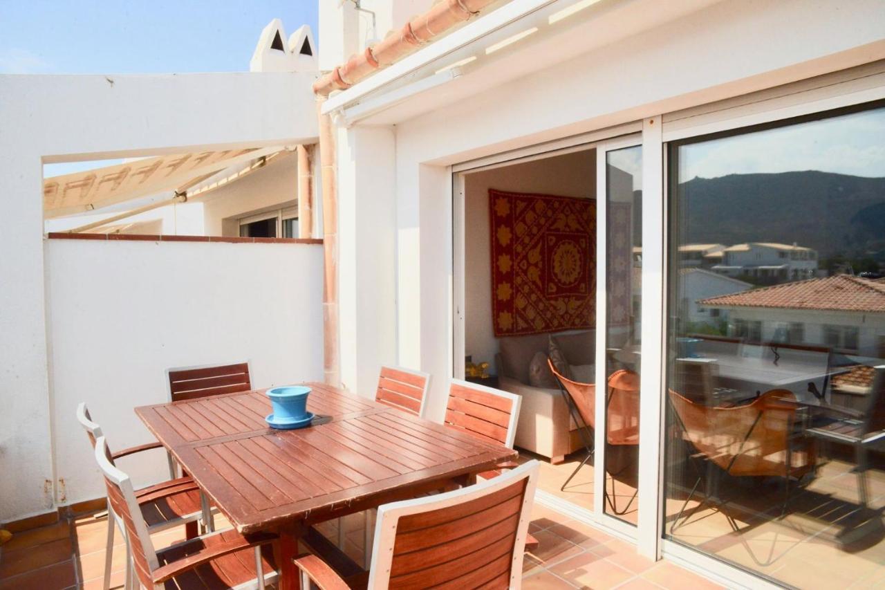 קדאקז Beachfront Duplex With Terrace And Sea Views - מראה חיצוני תמונה