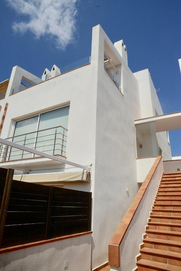 קדאקז Beachfront Duplex With Terrace And Sea Views - מראה חיצוני תמונה